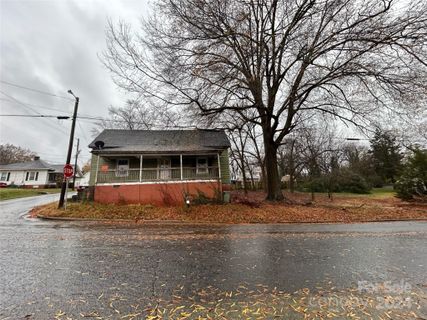 903 Efird Street sold home in American & Efird Mills Inc, Albemarle, NC