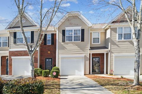 7122 Abbotts Glen Drive sold home in Abbotts Glen, Charlotte, NC