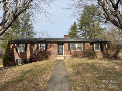 2 Crestview Court sold home in Mountain View, Arden, NC