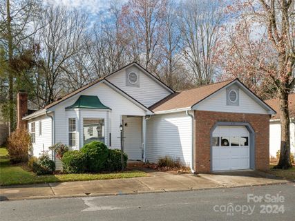 312 Somerton Court sold home in Plantation Walk, Hendersonville, NC