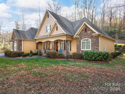318 Freedom Trail Court sold home in Cobblestone Village, Zirconia, NC