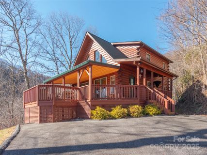 37 Filly Lane sold home in Country Club Cove Estates, Maggie Valley, NC