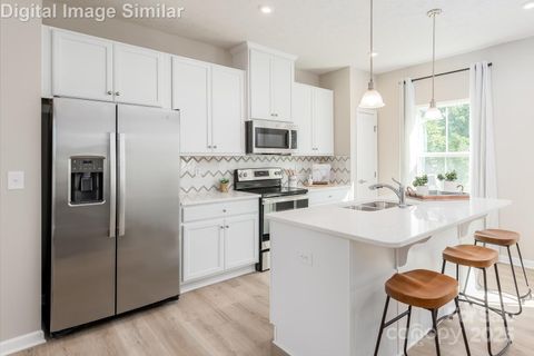 1805 Woodlands Pointe Drive