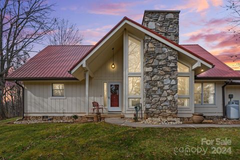 511 Nellie John Drive sold home in Dogwood Acres, Clyde, NC