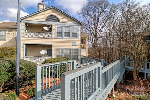 8121 E Tremaine Court sold home in Devonshire Court, Charlotte, NC