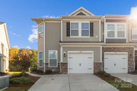 620 Altamonte Drive sold home in The Village At Ivy Ridge, Clover, SC