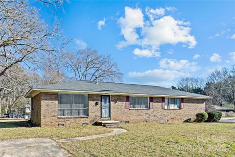 4901 Malibu Drive sold home in Lake Plaza, Charlotte, NC