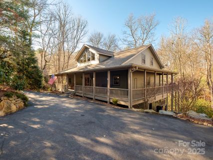 889 Kanasgowa Drive