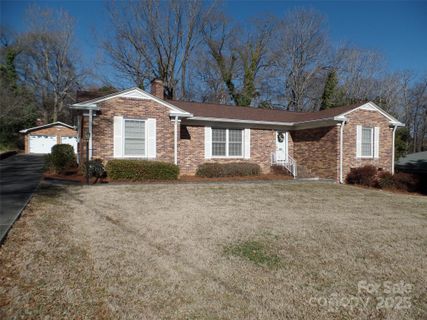 211 Walnut Avenue sold home in Woodland Park, Mount Holly, NC