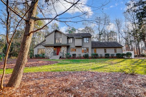 9435 Squirrel Hollow Lane