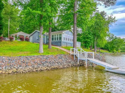 184 Lake Mist Drive sold home in Lake Wylie, Belmont, NC