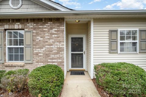 5619 Glen Cove Drive sold home in Village Glen, Charlotte, NC