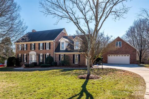 8147 Camelot Drive sold home in Camelot, Harrisburg, NC