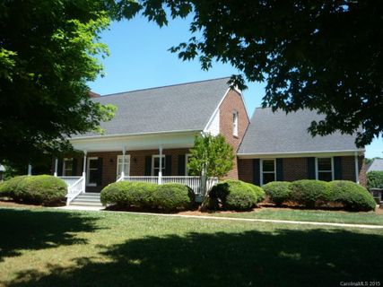 326 Thistle Lane