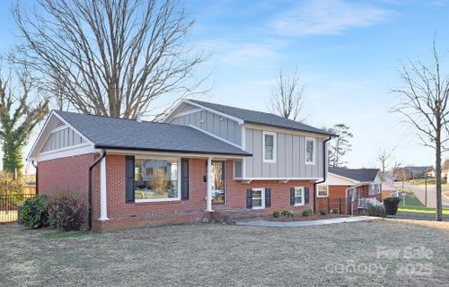 1740 Northcliff Drive sold home in Northwood Estates, Charlotte, NC