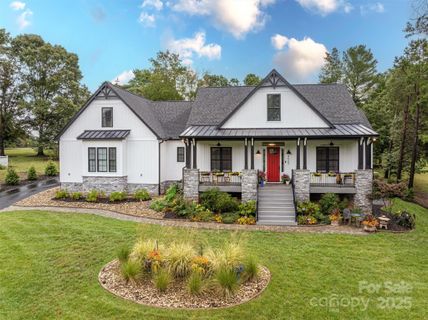 4065 Wandering Lane