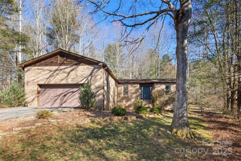 207 Mint Way sold home in Cinnamon Woods, Flat Rock, NC