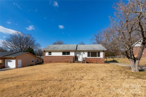 27 Wagon Road sold home in Parkway Forest, Asheville, NC
