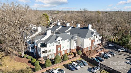 2719 Selwyn Avenue sold home in Oakmore at Selwyn, Charlotte, NC
