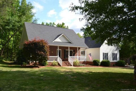 1707 Fox Hollow Lane sold home in The Hylands, York, SC
