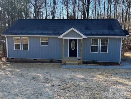 122 Yadkin River Road sold home in RIVER RUN II, Statesville, NC