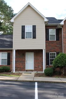 2240 15th Avenue UNIT 105 sold home in Bradford Square, Hickory, NC