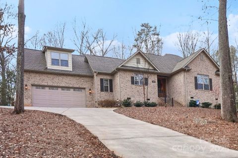 12 Tanglewood Road