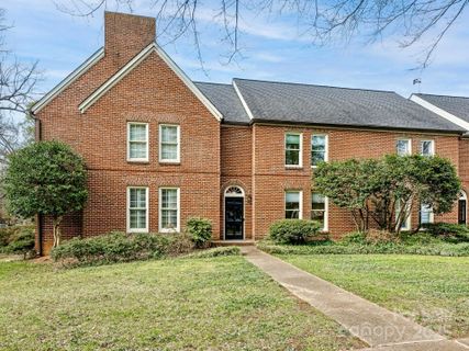 2031 Queens Road