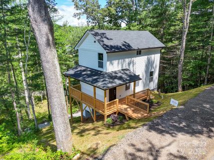 62 Toms Park Circle sold home in Toms Hill Park, Hendersonville, NC