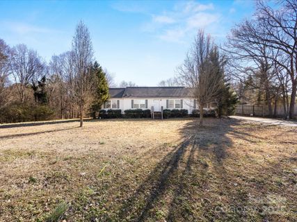 3800 Margaret Wallace Road sold home in Fairfax Woods, Matthews, NC