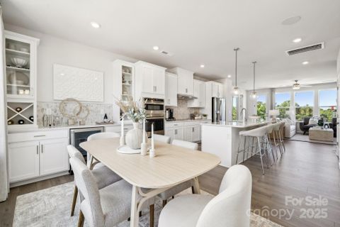 5037 Westmead Lane