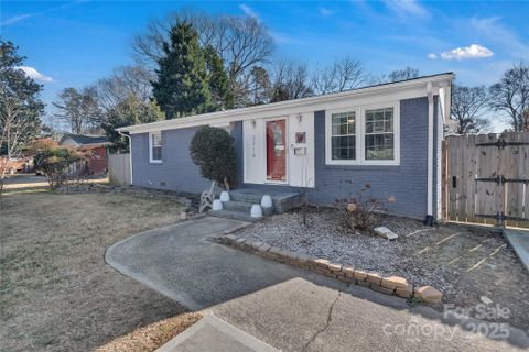 2714 Springway Drive sold home in Eastway, Charlotte, NC