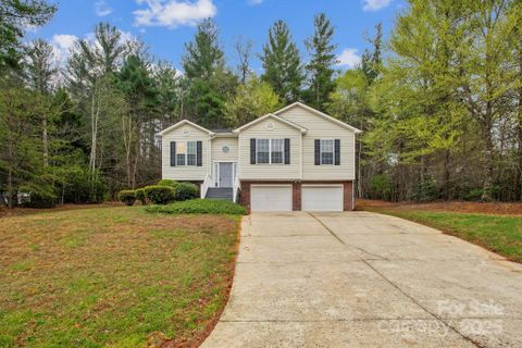 240 Doe Run sold home in River Glen, Morganton, NC