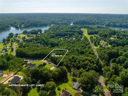 5737 Selkirk Drive sold home in Northlake Estates, Hickory, NC