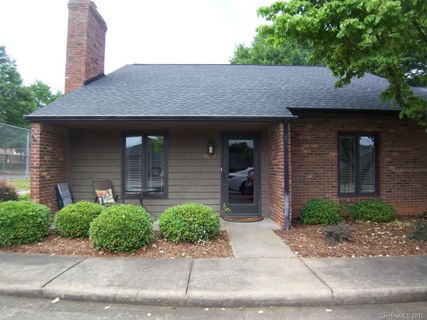 305 Pinkney Street