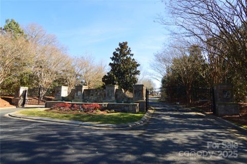 8328 Victoria Lake Drive sold home in Victoria Lake, Waxhaw, NC