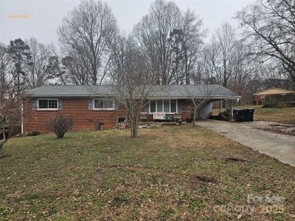 2518 Cove Creek Drive sold home in Southgate, Gastonia, NC