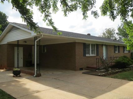 910 E Main Street