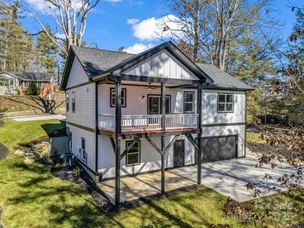1104 Sylvan Boulevard sold home in Sylvan Heights, Hendersonville, NC