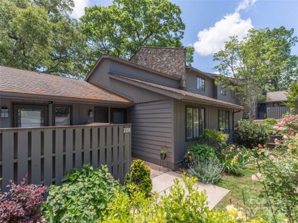 208 Crowfields Drive