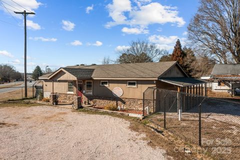 814 E Mills Drive