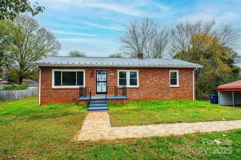 2752 21st Street sold home in Belle Meade, Hickory, NC