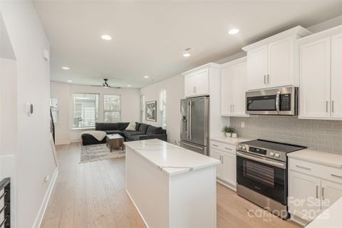 5048 York Park Lane