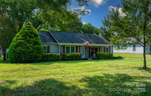 11828 Mirror Lake Drive sold home in Meadowbrook, Charlotte, NC