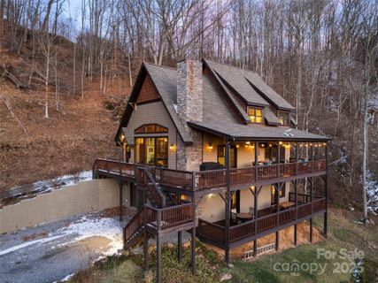 439 Satinwood Drive sold home in Whispering Oaks, Waynesville, NC
