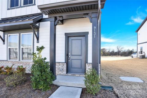 9131 Nw Harwen Lane sold home in Terraces At Farmington, Charlotte, NC