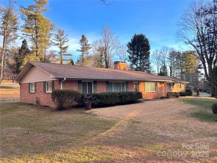 1235 Ashby Lane sold home in Towne Forest, Hendersonville, NC