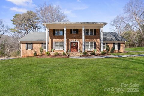 107 Cambridge Road sold home in Sherwood Forest, Huntersville, NC