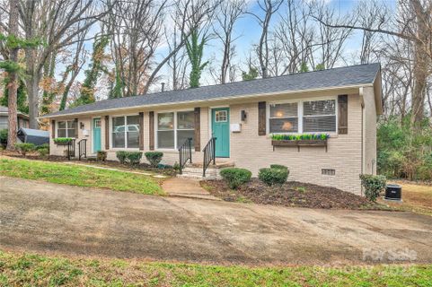 2027 Ibis Court sold home in Shamrock Green, Charlotte, NC