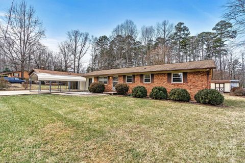 1665 26th Street sold home in Green Acres, Hickory, NC